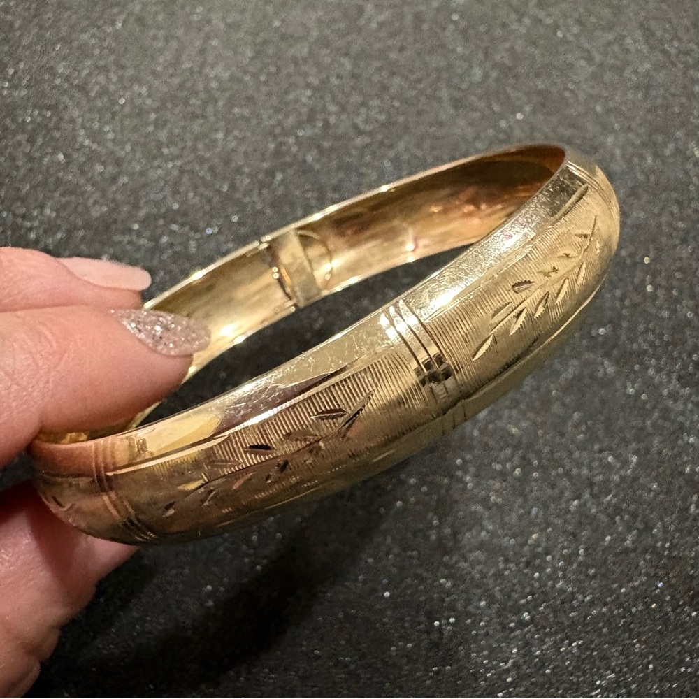 10k Solid Gold Michael Anthony Bangle Bracelet - image 1